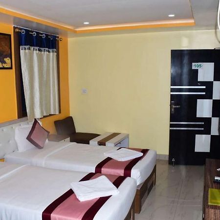 Ar Grand Hotel Rājgīr Екстериор снимка