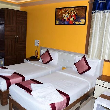 Ar Grand Hotel Rājgīr Екстериор снимка