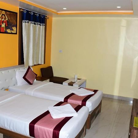 Ar Grand Hotel Rājgīr Екстериор снимка