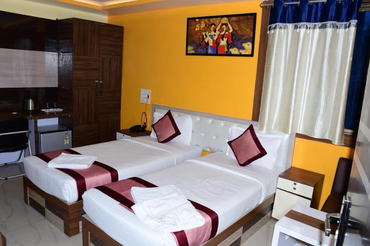 Ar Grand Hotel Rājgīr Екстериор снимка